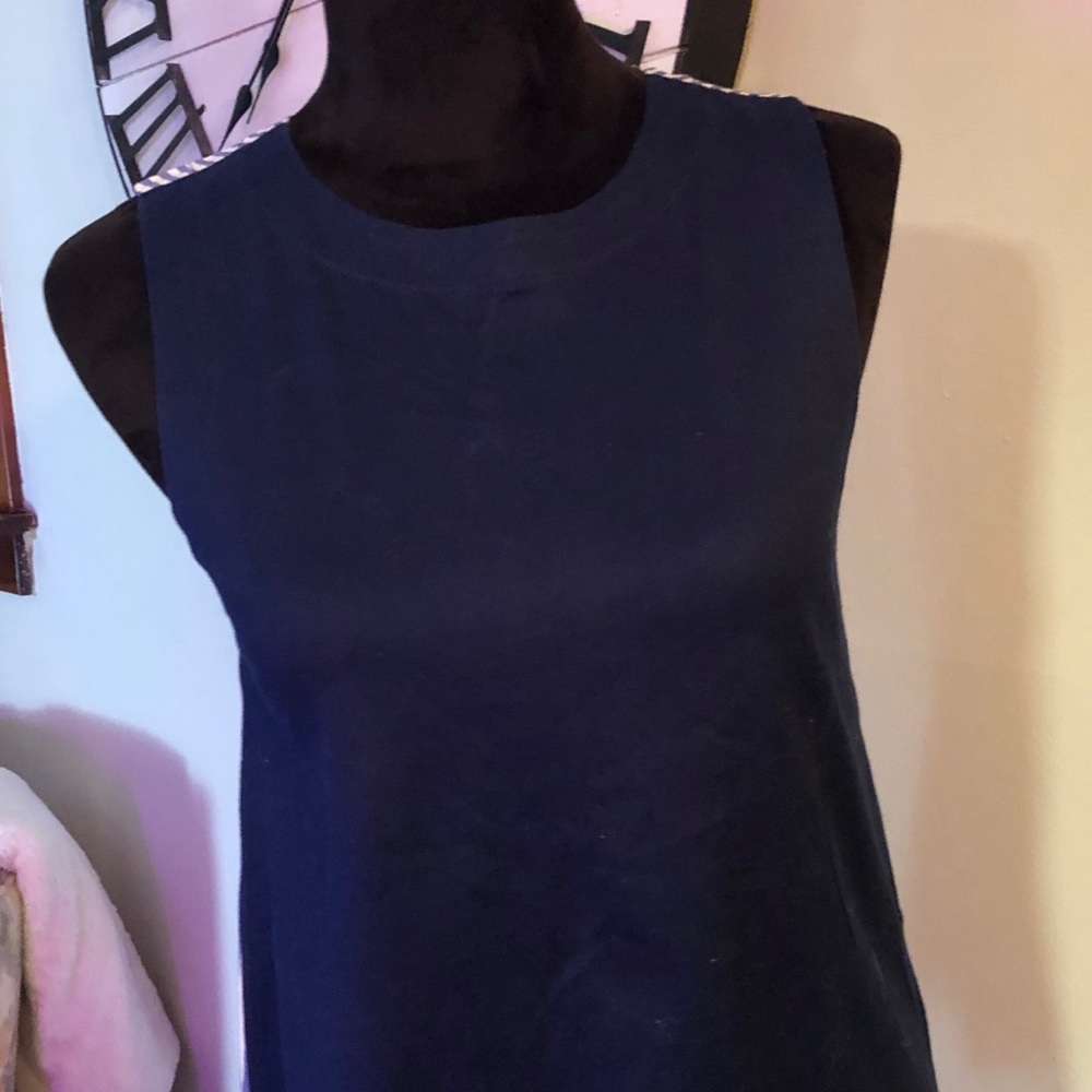 Banana Repuckic sleeveless blousesuze xs petite